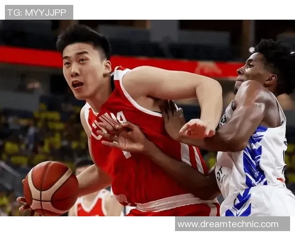 高诗岩：从青涩少年到篮球场上的璀璨明星之路